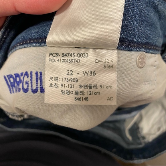 Levi’s shorts 22 nwt irregular - Picture 3 of 3